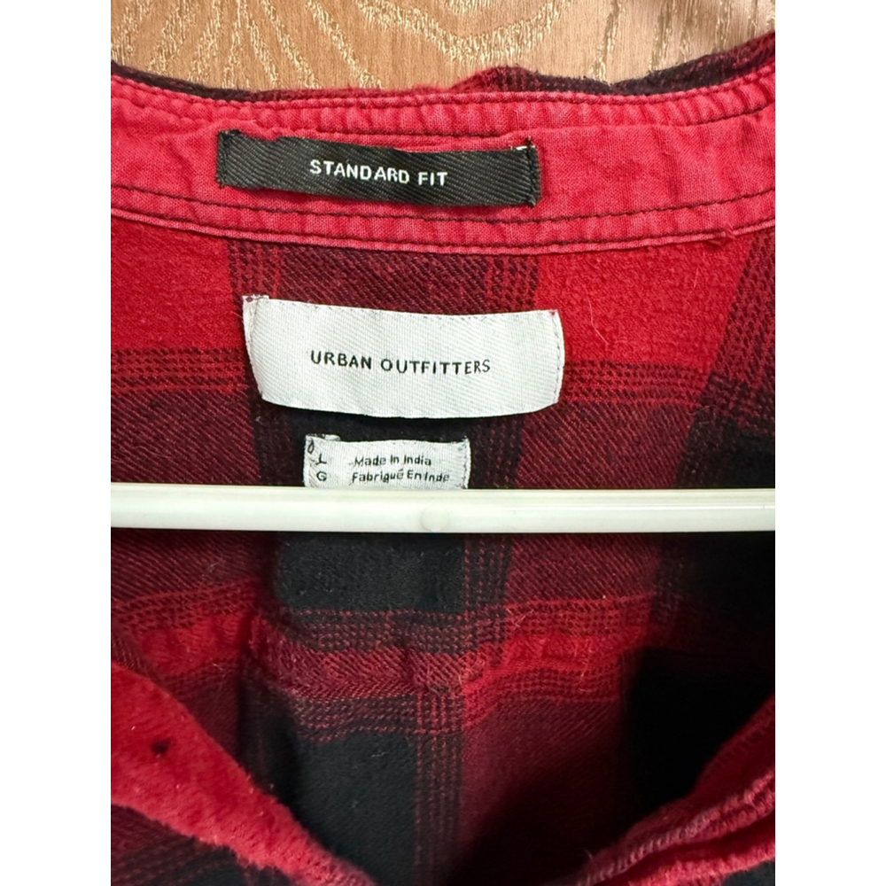 Women’s Urban Outfitters Flannel Shirt Size L Red Black Plaid - Picture 2 of 3